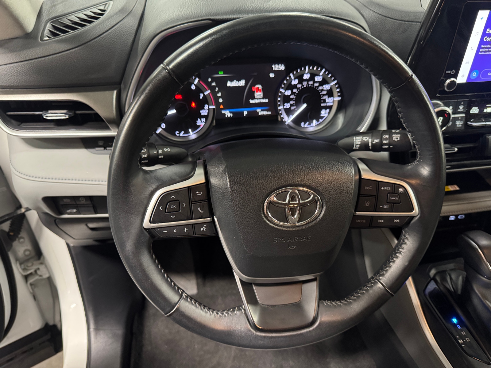 Thumbnail: 2023 Toyota Highlander - 4