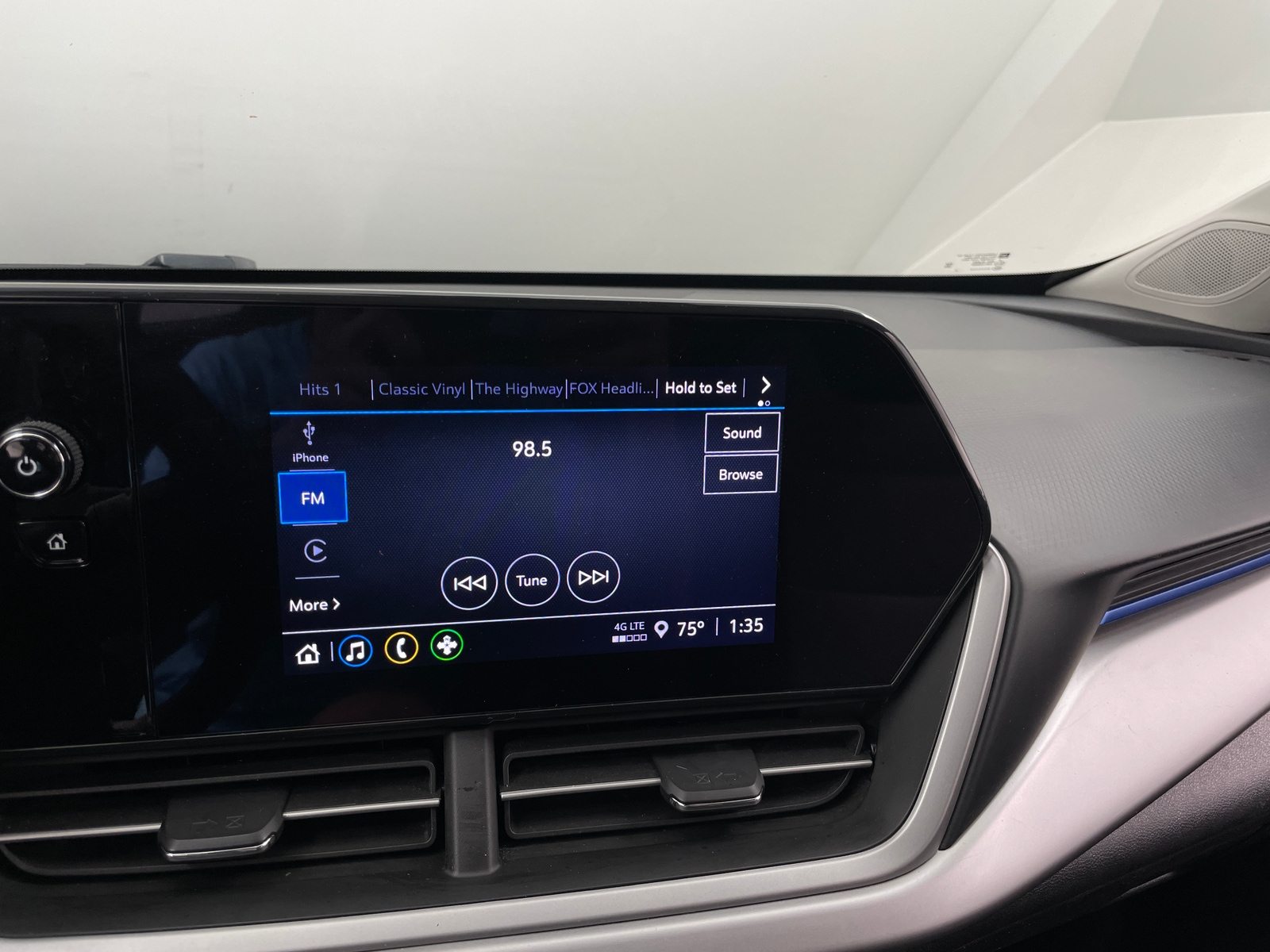Thumbnail: 2024 Chevrolet Trax - 4