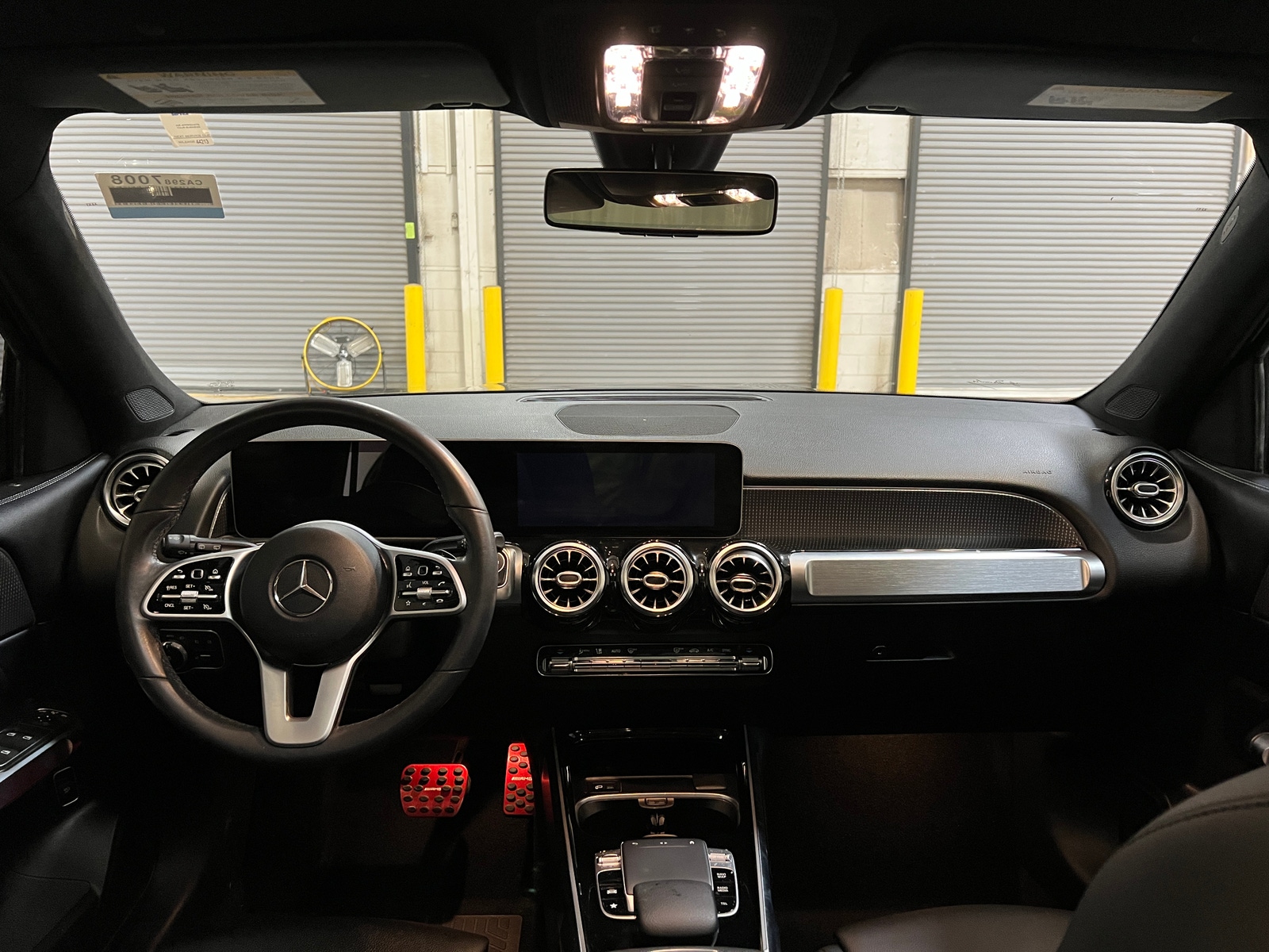 Thumbnail: 2020 Mercedes-Benz GLB - 2