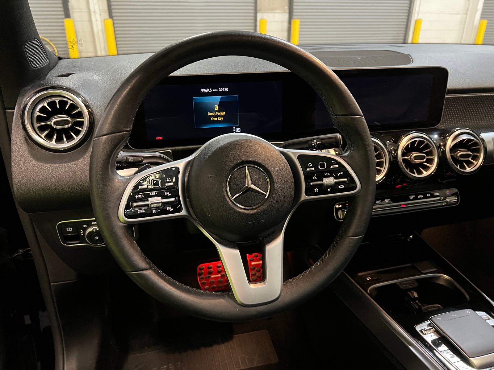 Thumbnail: 2020 Mercedes-Benz GLB - 4