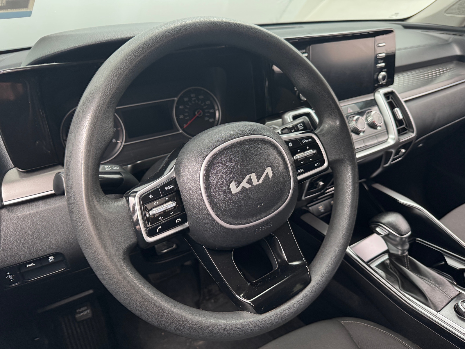 Thumbnail: 2022 Kia Sorento - 5
