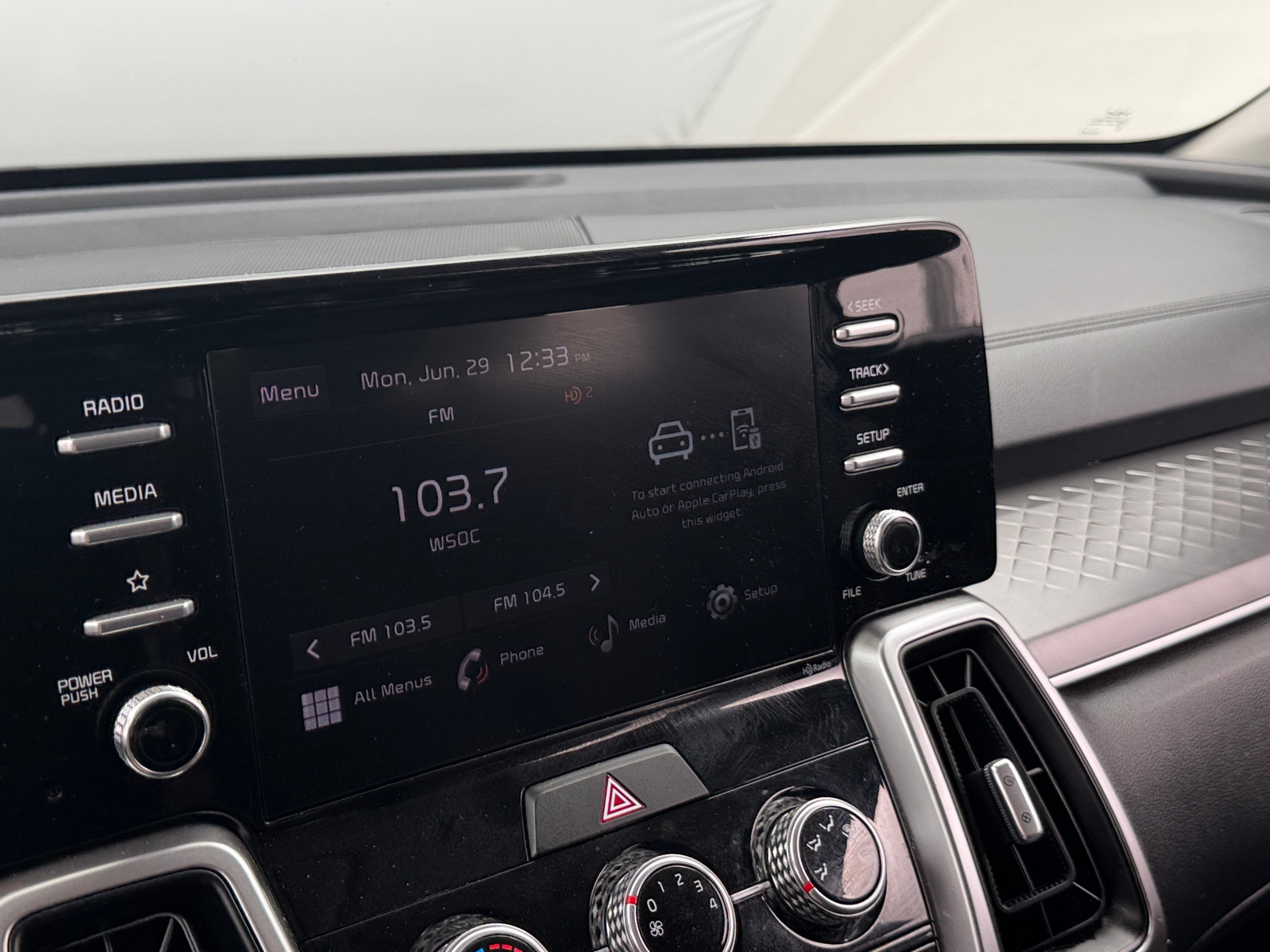 Thumbnail: 2022 Kia Sorento - 4