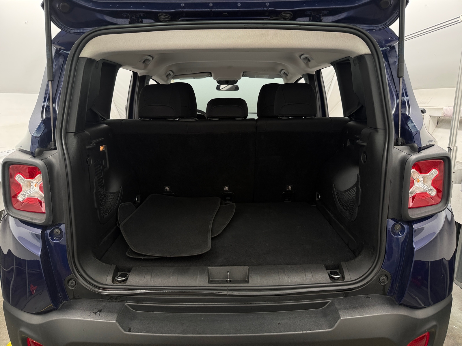 Thumbnail: 2019 Jeep Renegade - 7