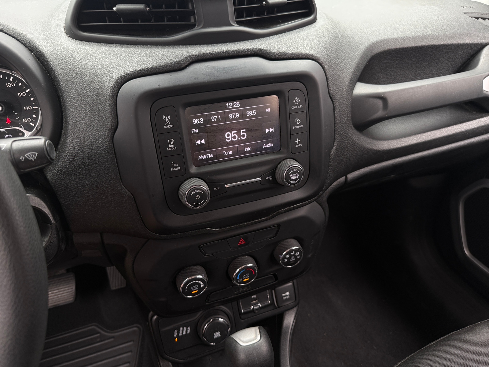 Thumbnail: 2019 Jeep Renegade - 4