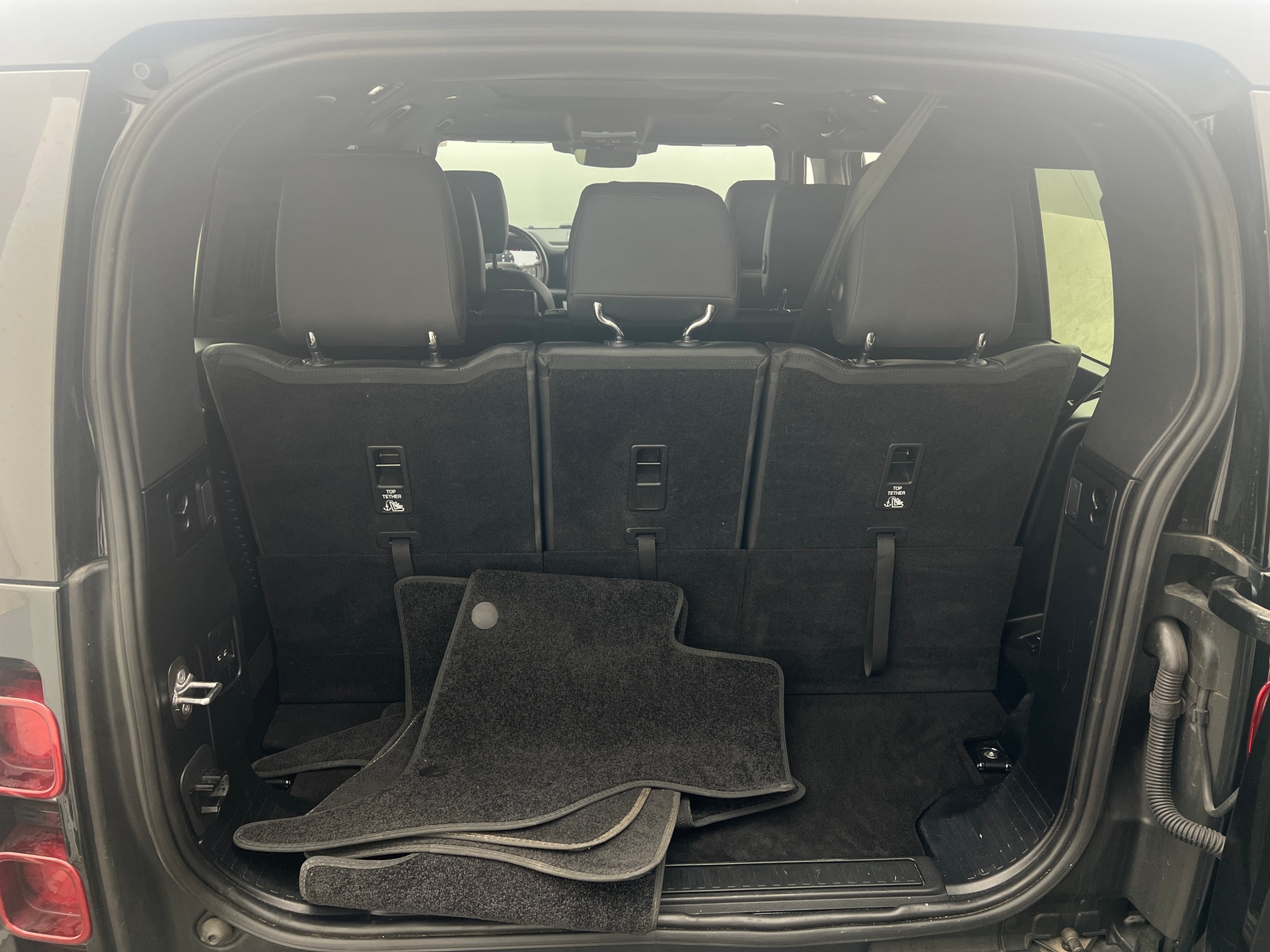Thumbnail: 2024 Land Rover Defender - 6