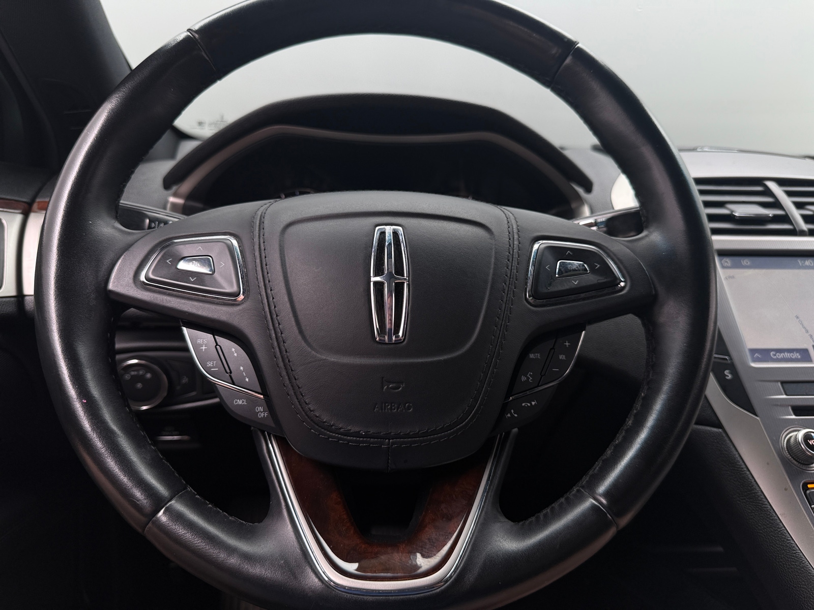 Thumbnail: 2020 Lincoln MKZ - 4