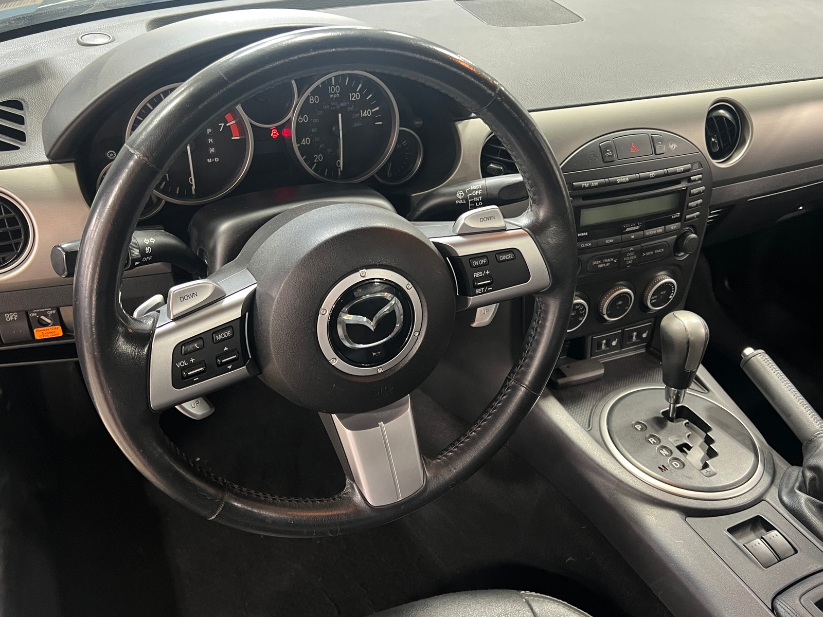 Thumbnail: 2010 Mazda MX-5 Miata - 4