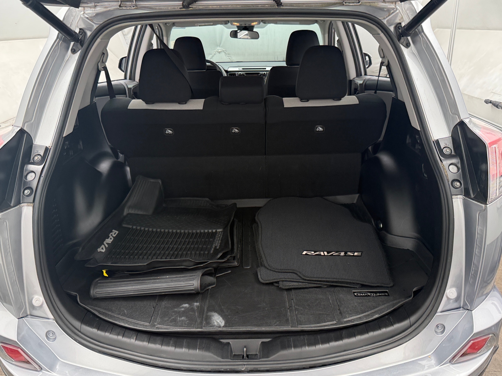 Thumbnail: 2017 Toyota RAV4 - 7