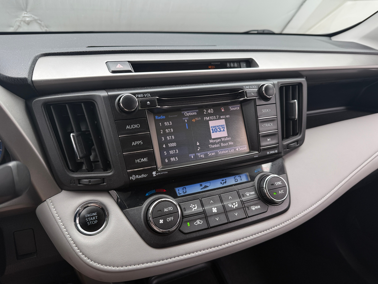 Thumbnail: 2017 Toyota RAV4 - 4