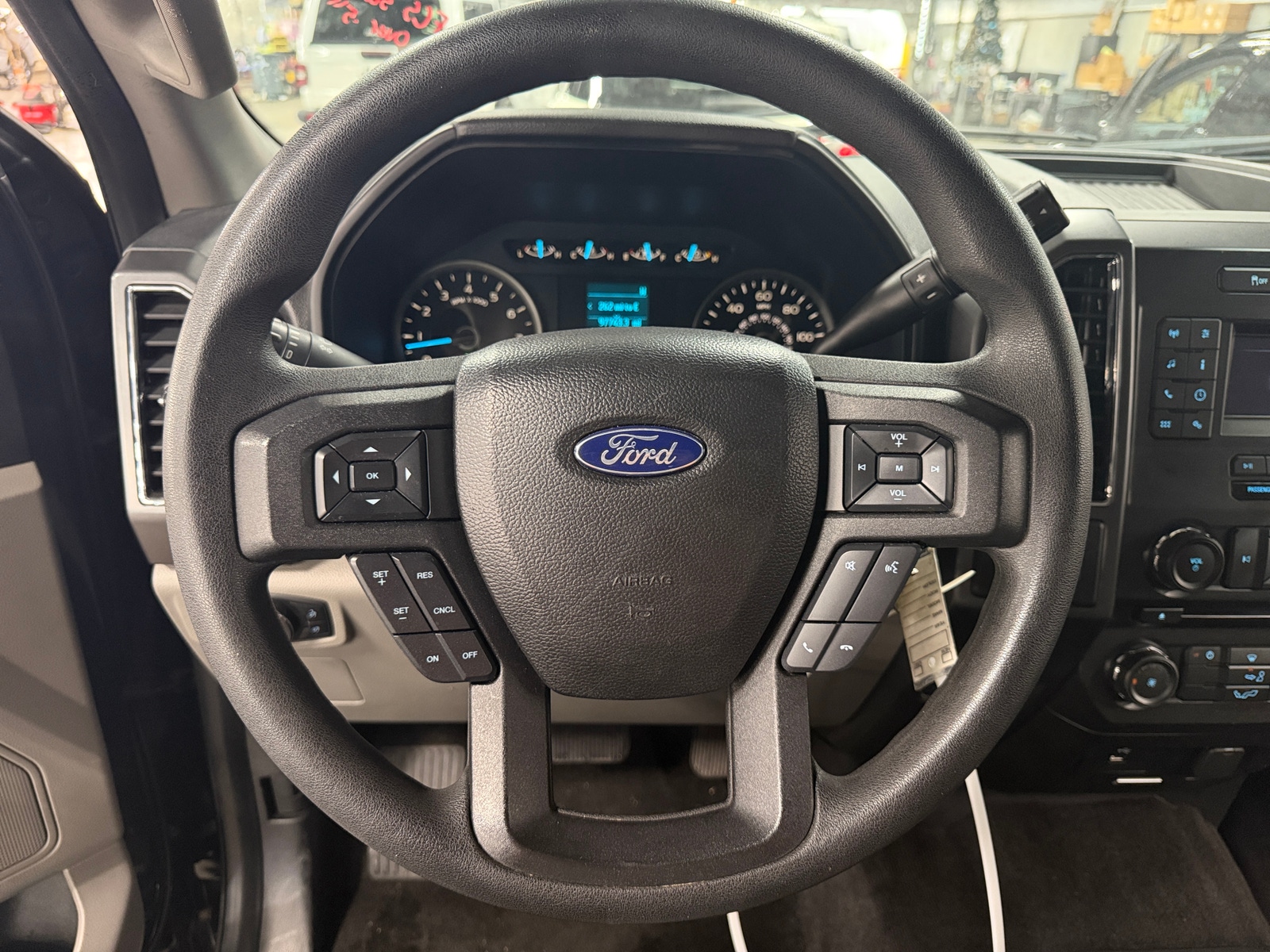 Thumbnail: 2018 Ford Econoline - 5