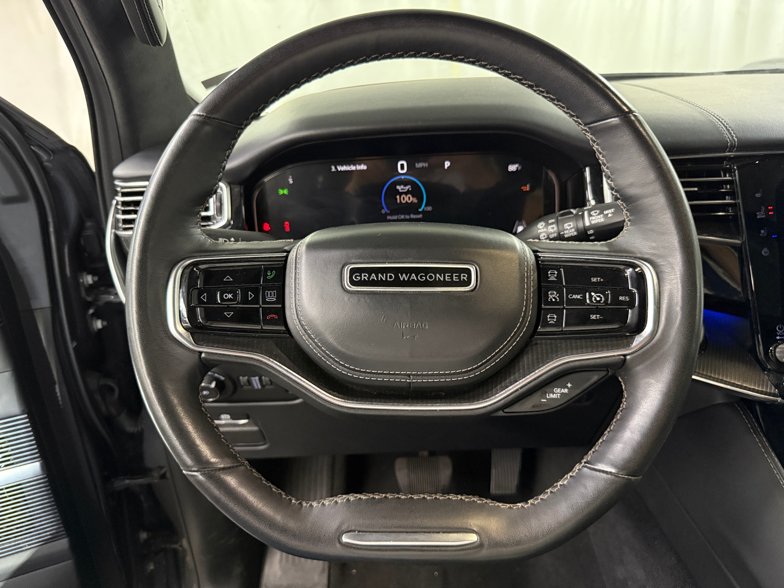 Thumbnail: 2024 Jeep Grand Wagoneer L - 4