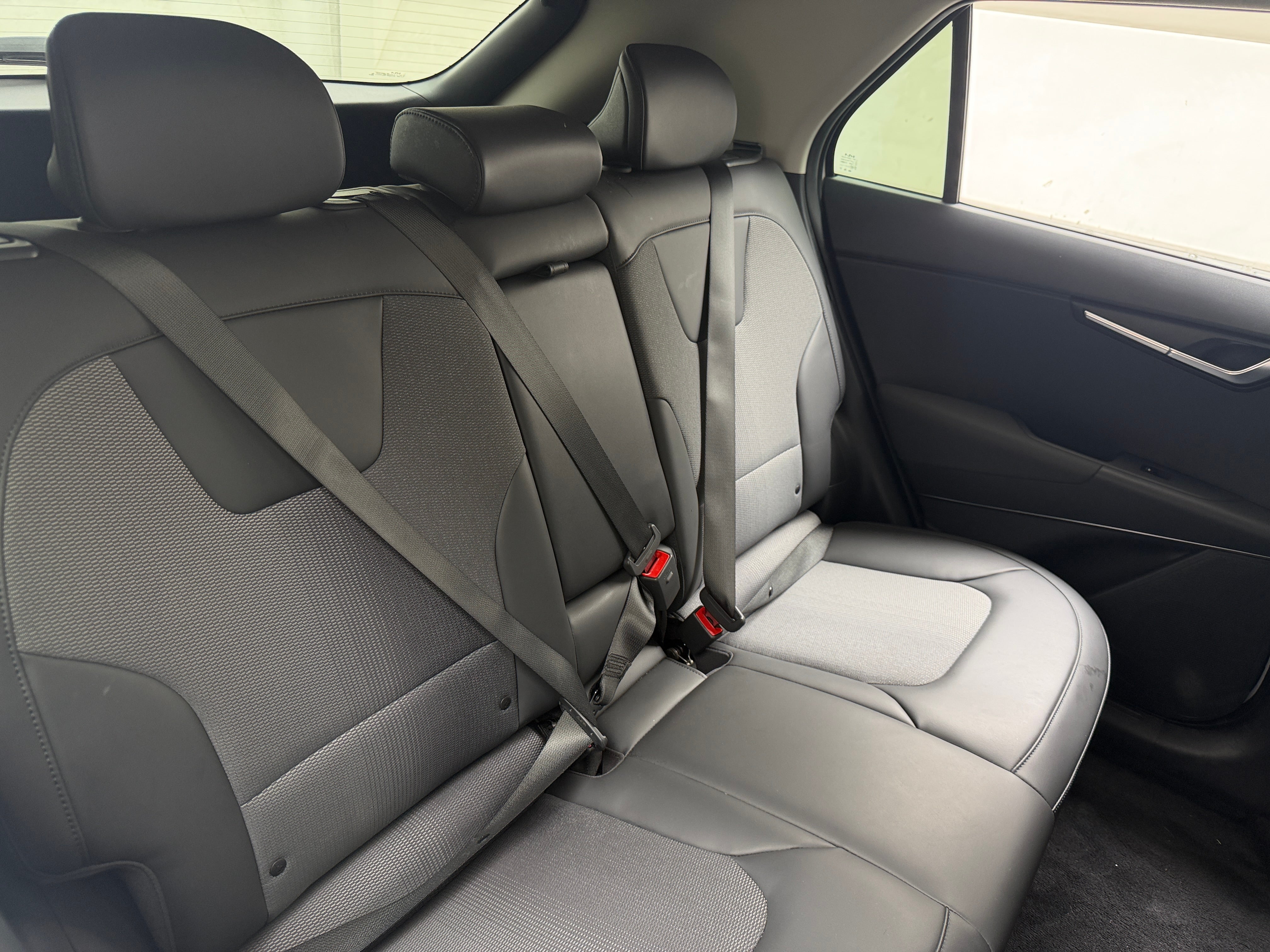 Used 2024 Kia Niro Wind with VIN KNDCR3L16R5110110 for sale in Oak Creek, WI