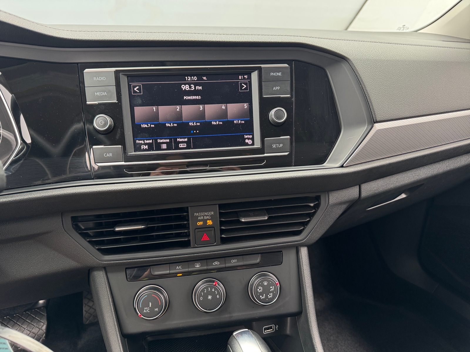 Thumbnail: 2019 Volkswagen Jetta - 4