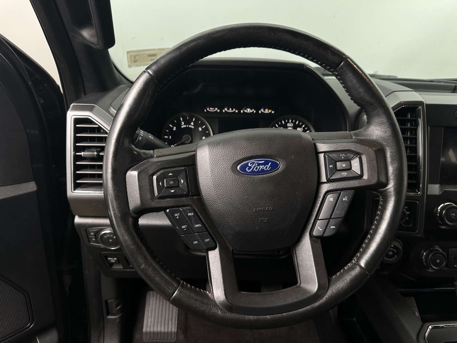 Thumbnail: 2020 Ford Econoline - 5