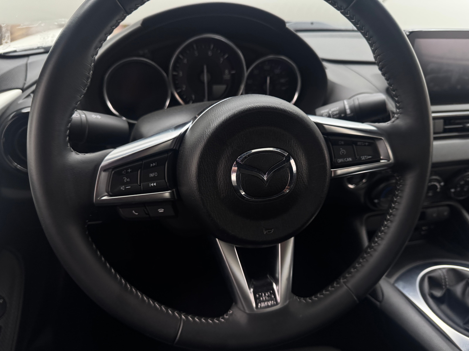 Thumbnail: 2021 Mazda MX-5 Miata - 4