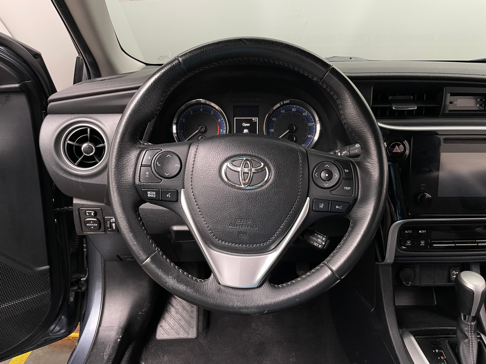 Thumbnail: 2017 Toyota Corolla - 5