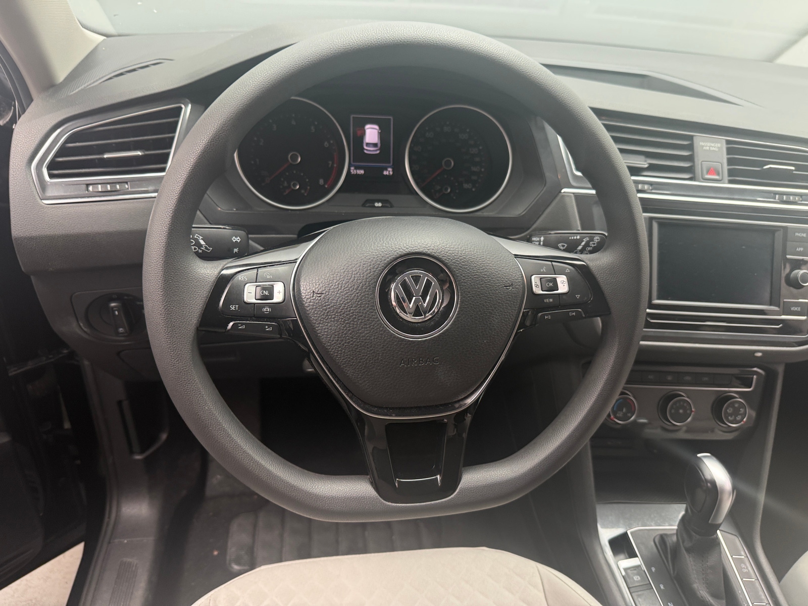 Thumbnail: 2021 Volkswagen Tiguan - 5