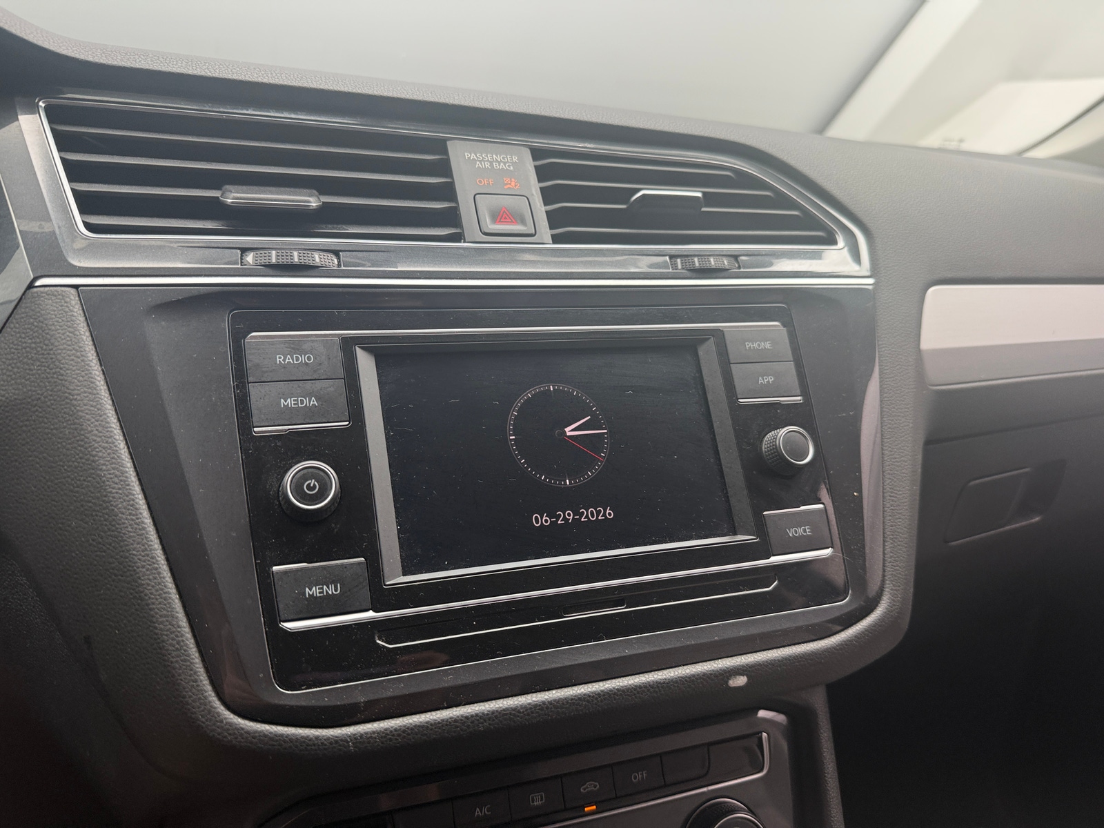 Thumbnail: 2021 Volkswagen Tiguan - 4