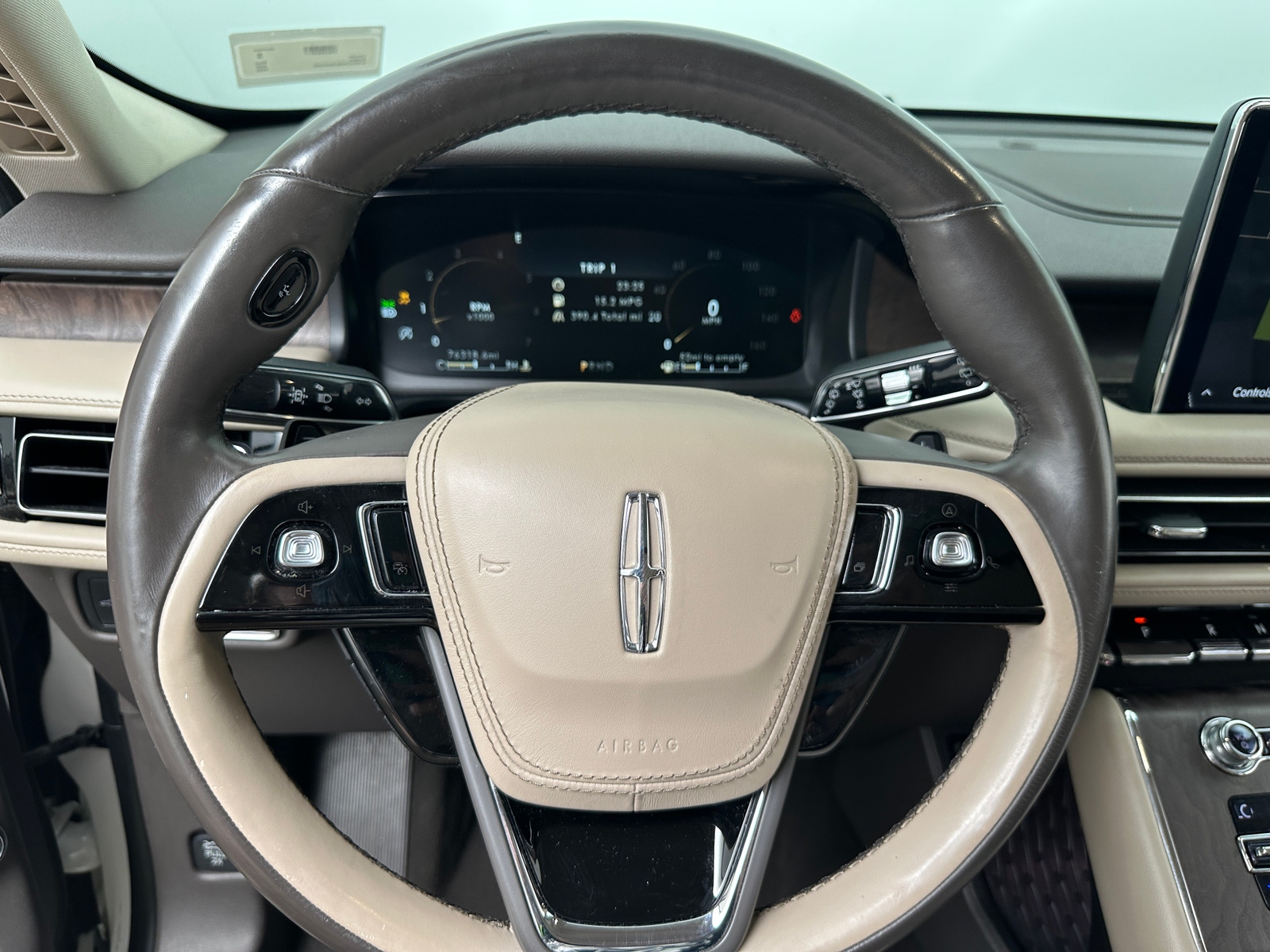 Thumbnail: 2020 Lincoln Aviator - 4