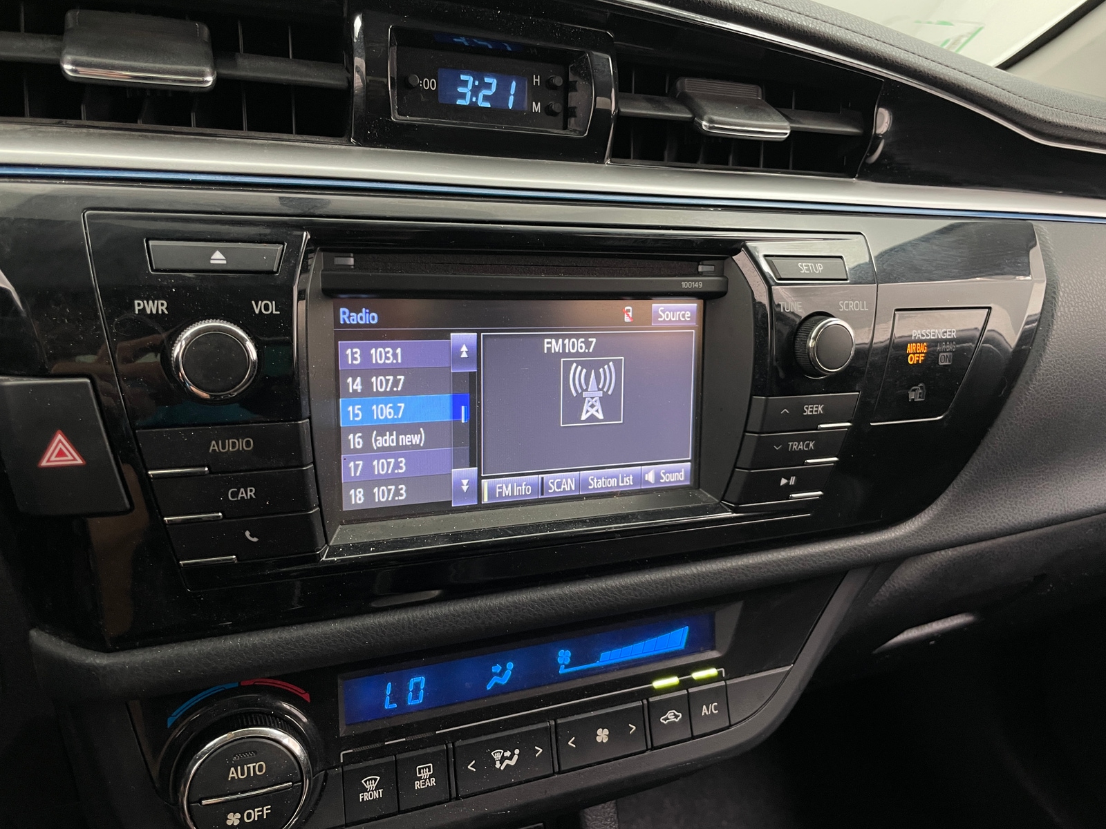 Thumbnail: 2014 Toyota Corolla - 4