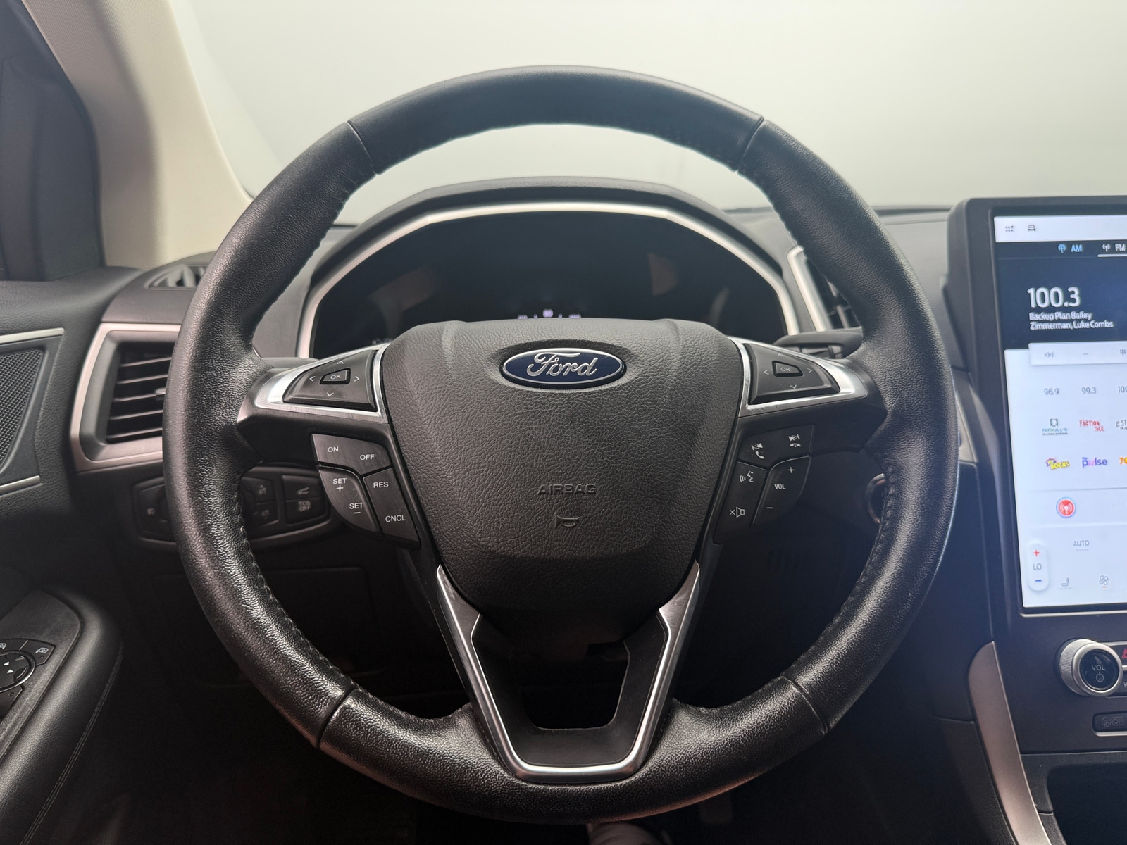 Thumbnail: 2021 Ford Edge - 4