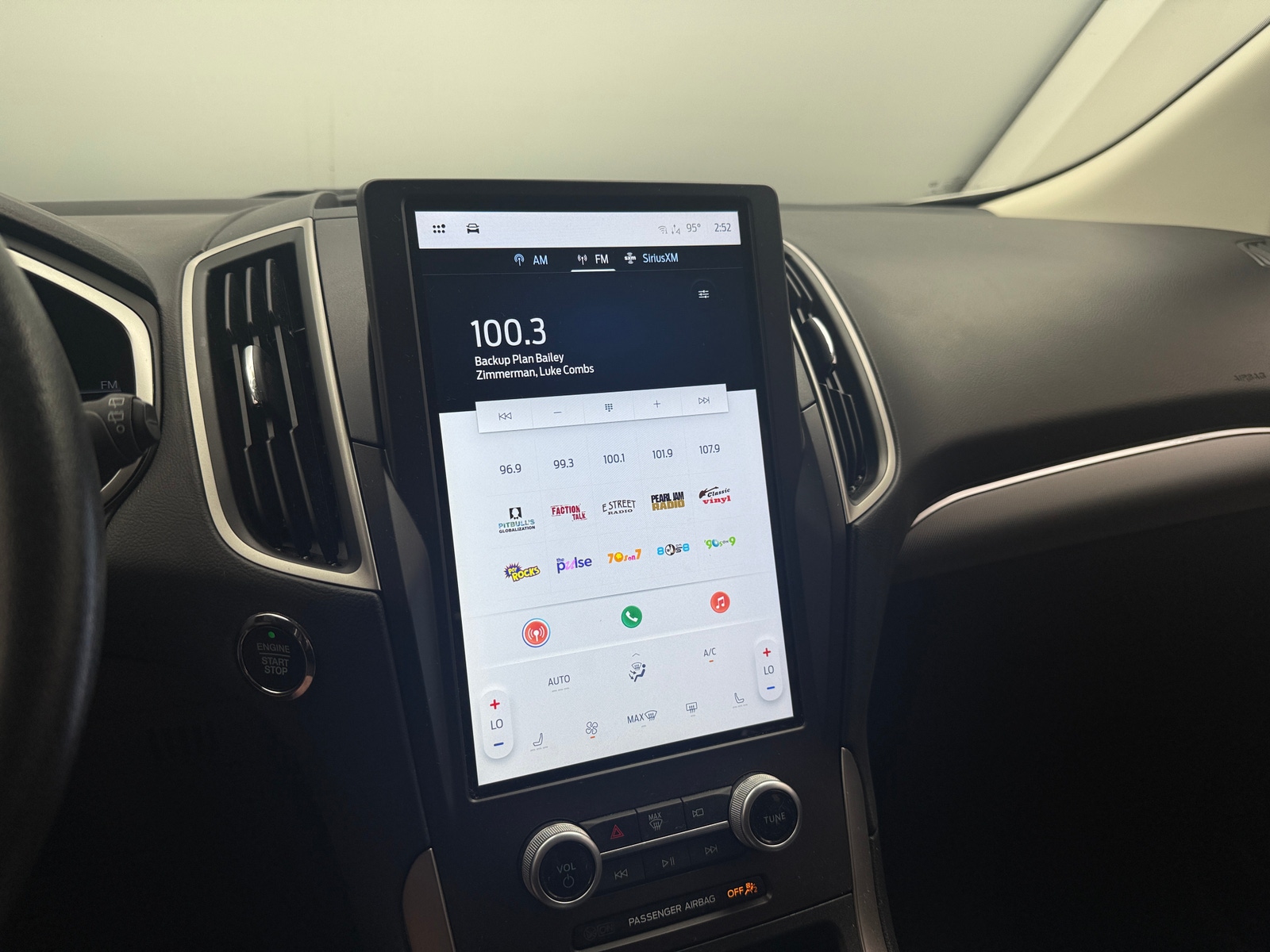 Thumbnail: 2021 Ford Edge - 3