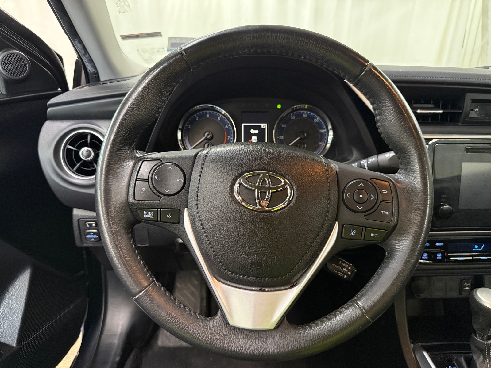 Thumbnail: 2017 Toyota Corolla - 5