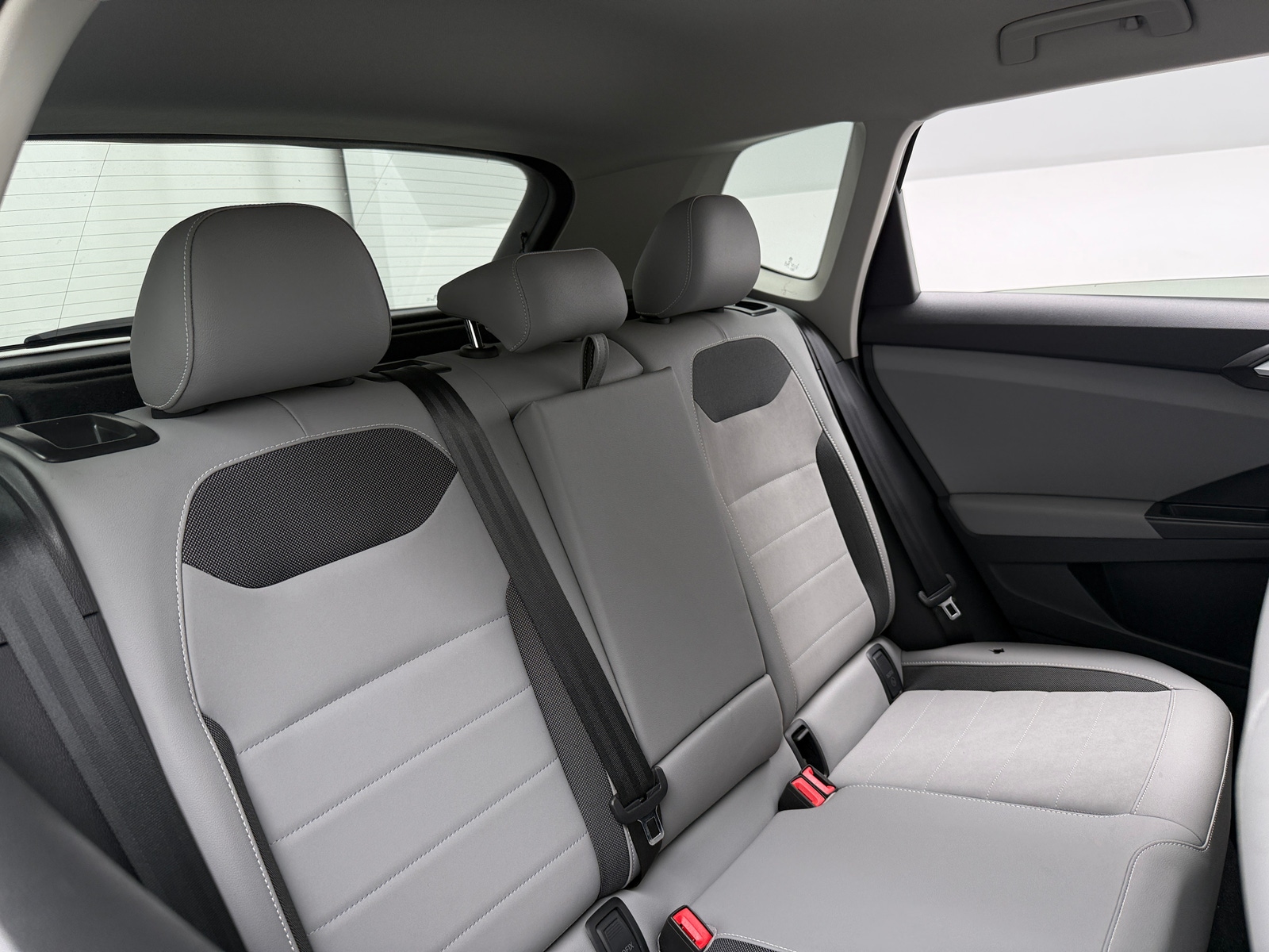 Thumbnail: 2023 Volkswagen Taos - 5