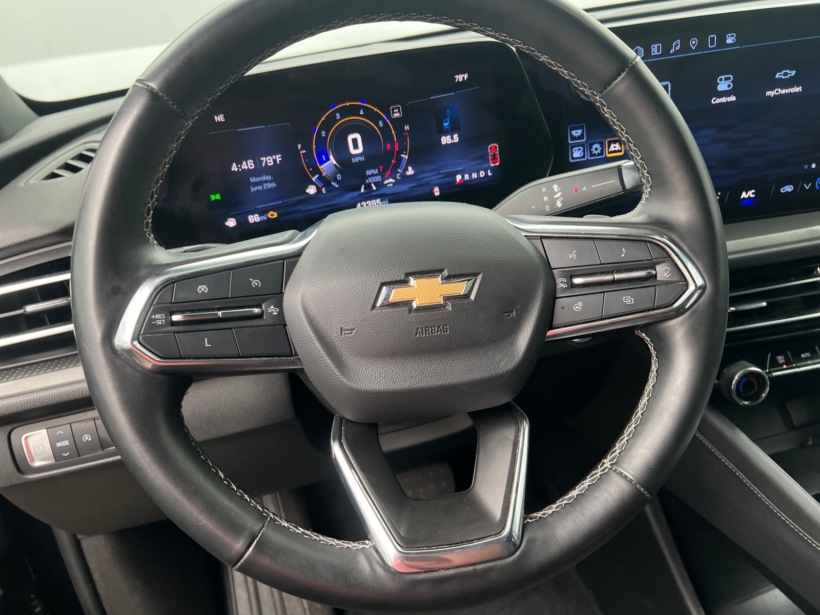 Thumbnail: 2024 Chevrolet Traverse - 5