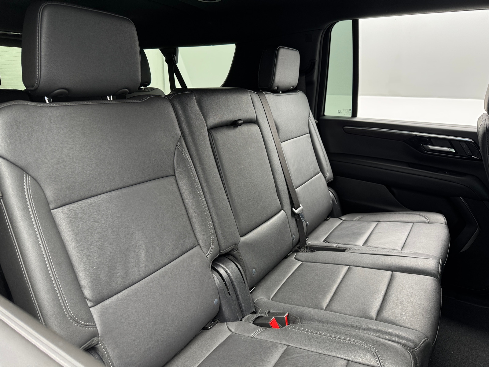 Thumbnail: 2025 Chevrolet Suburban - 5