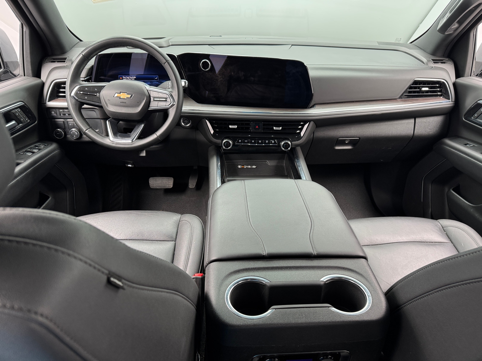 Thumbnail: 2025 Chevrolet Suburban - 2