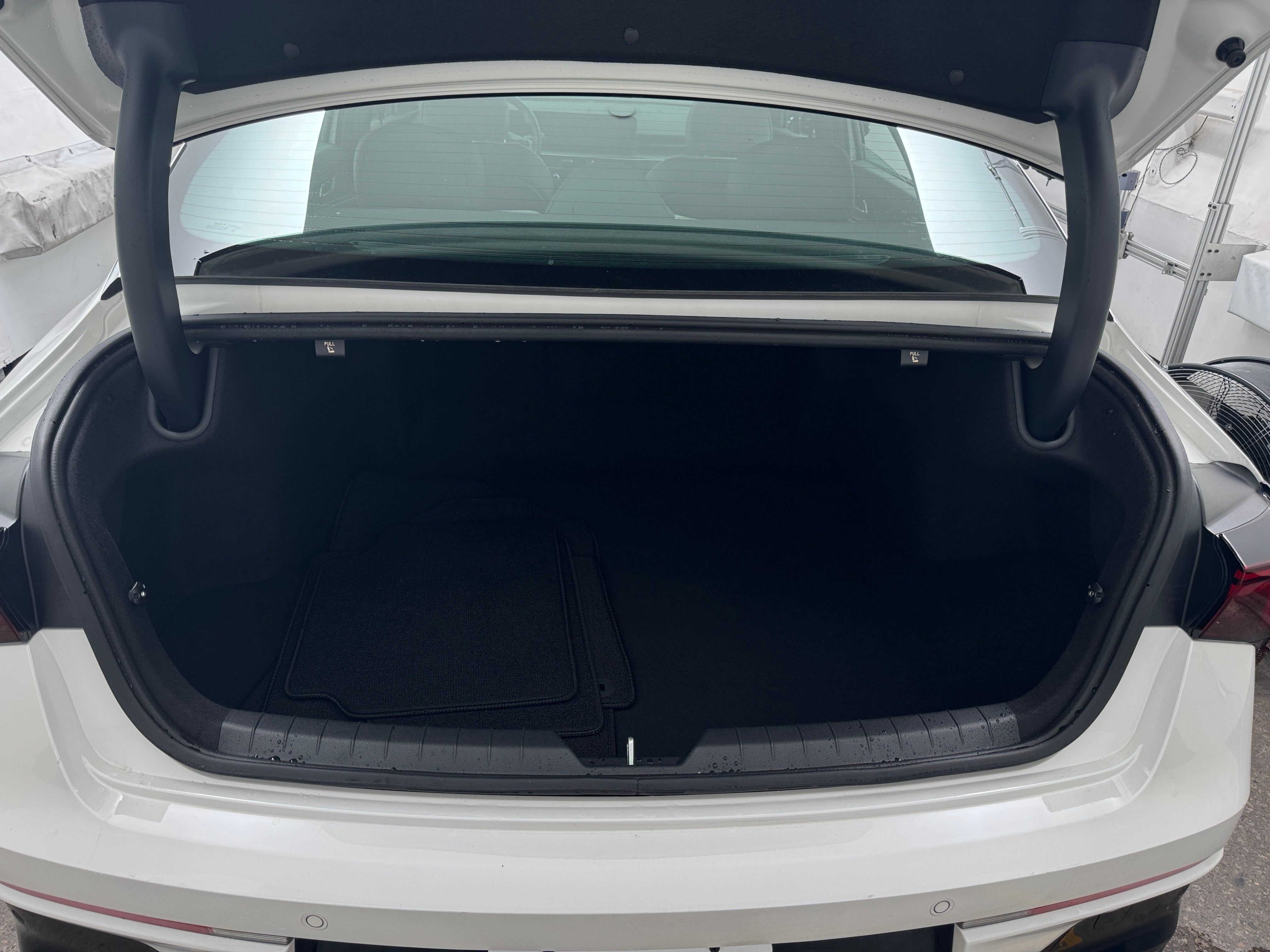2025 Kia K5 GT-Line - Photo 6