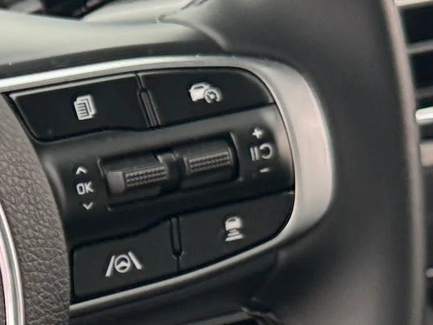 2025 Kia K5 GT-Line - Photo 17