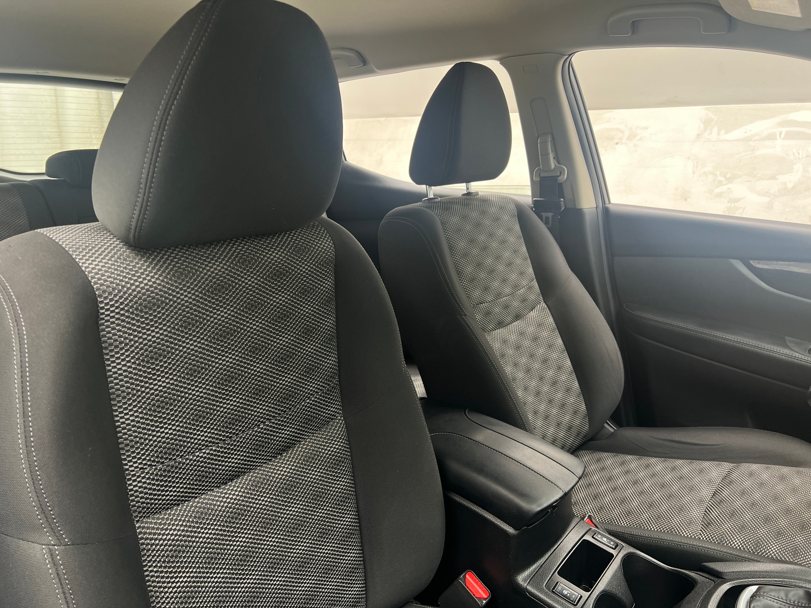 Thumbnail: 2019 Nissan Rogue Sport - 2