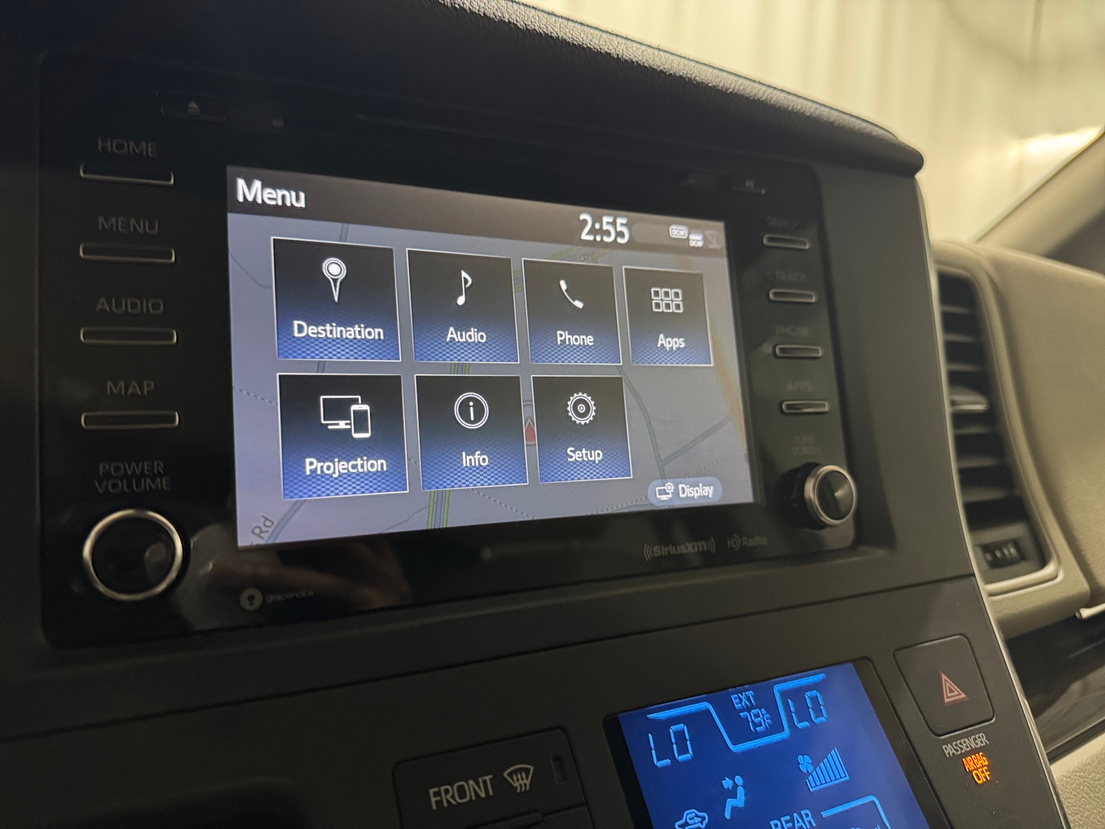 Thumbnail: 2019 Toyota Sienna - 3