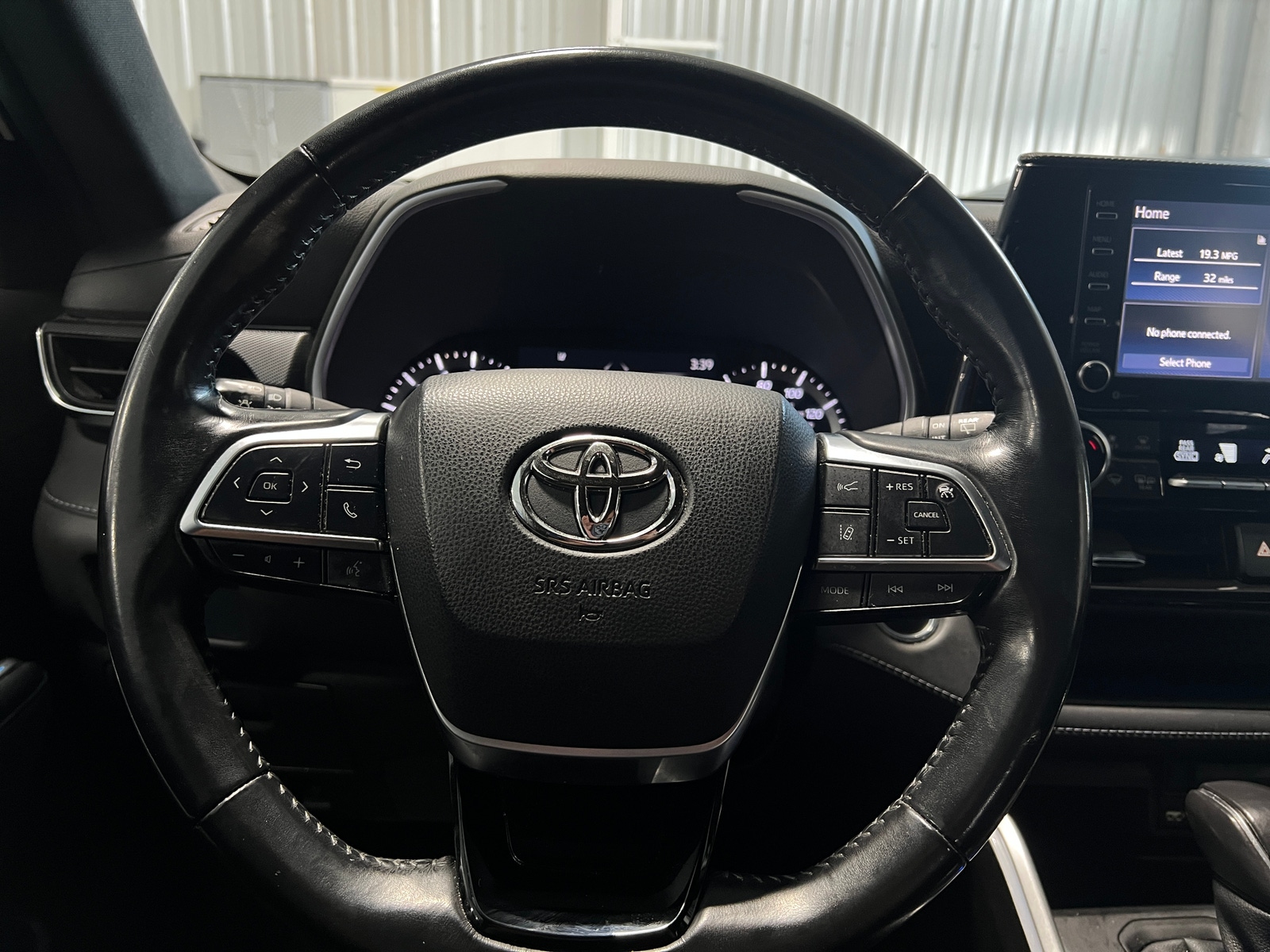 Thumbnail: 2021 Toyota Highlander - 4