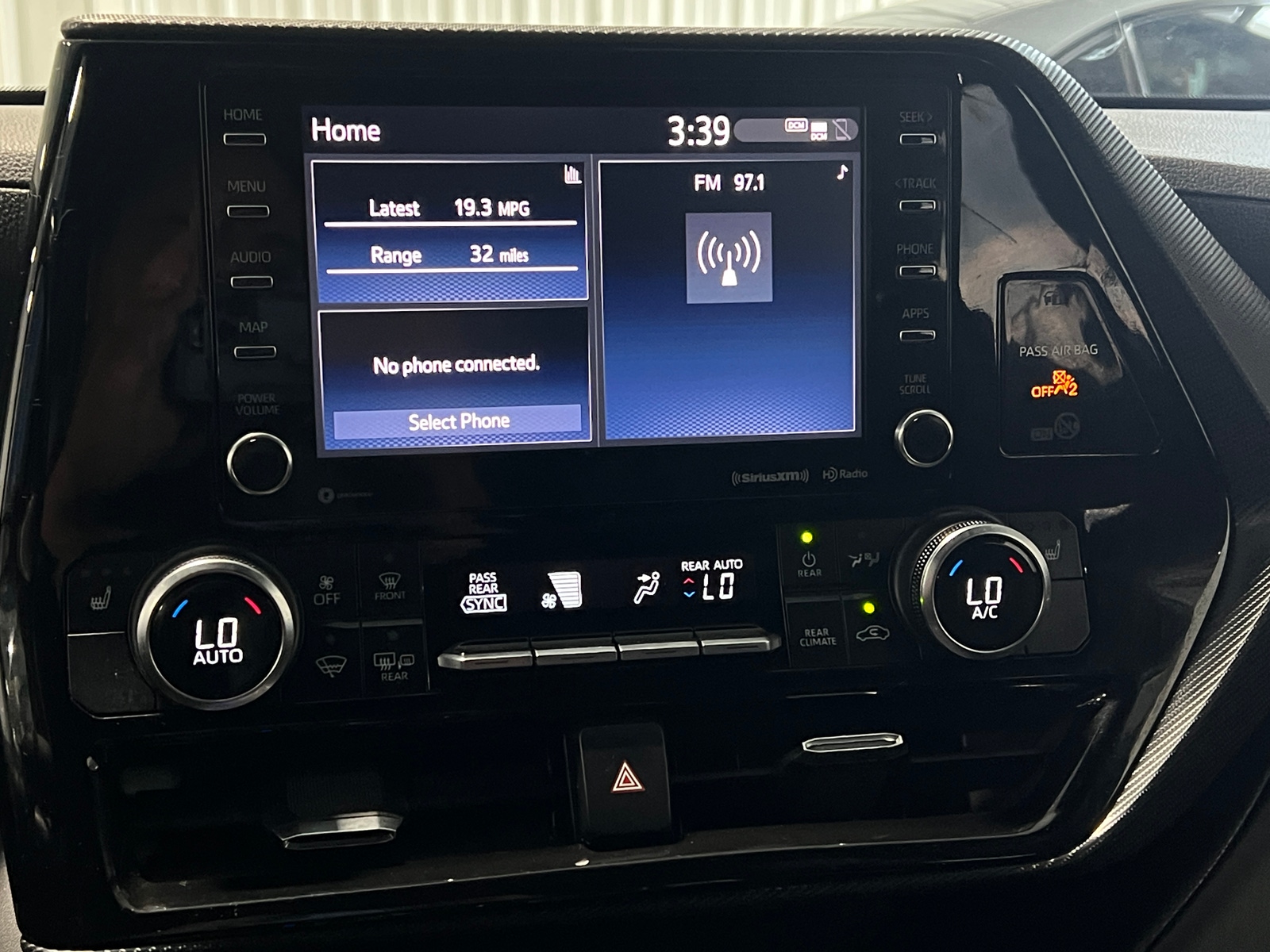 Thumbnail: 2021 Toyota Highlander - 3