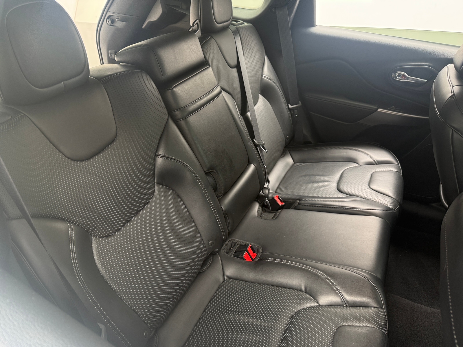 Thumbnail: 2019 Jeep Cherokee - 5
