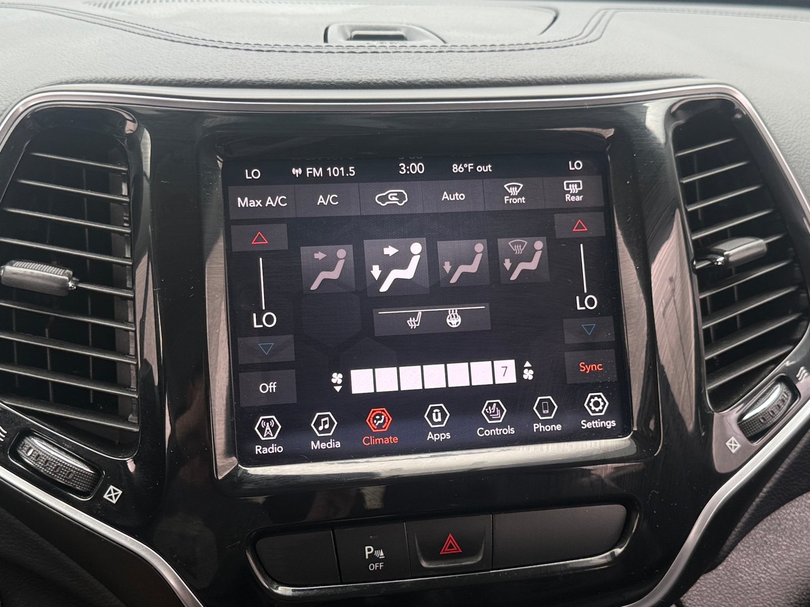 Thumbnail: 2019 Jeep Cherokee - 3