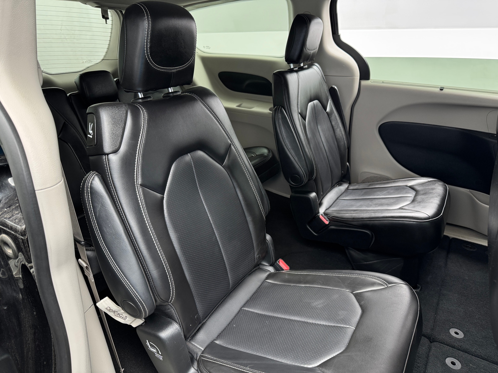 Thumbnail: 2023 Chrysler Pacifica - 5
