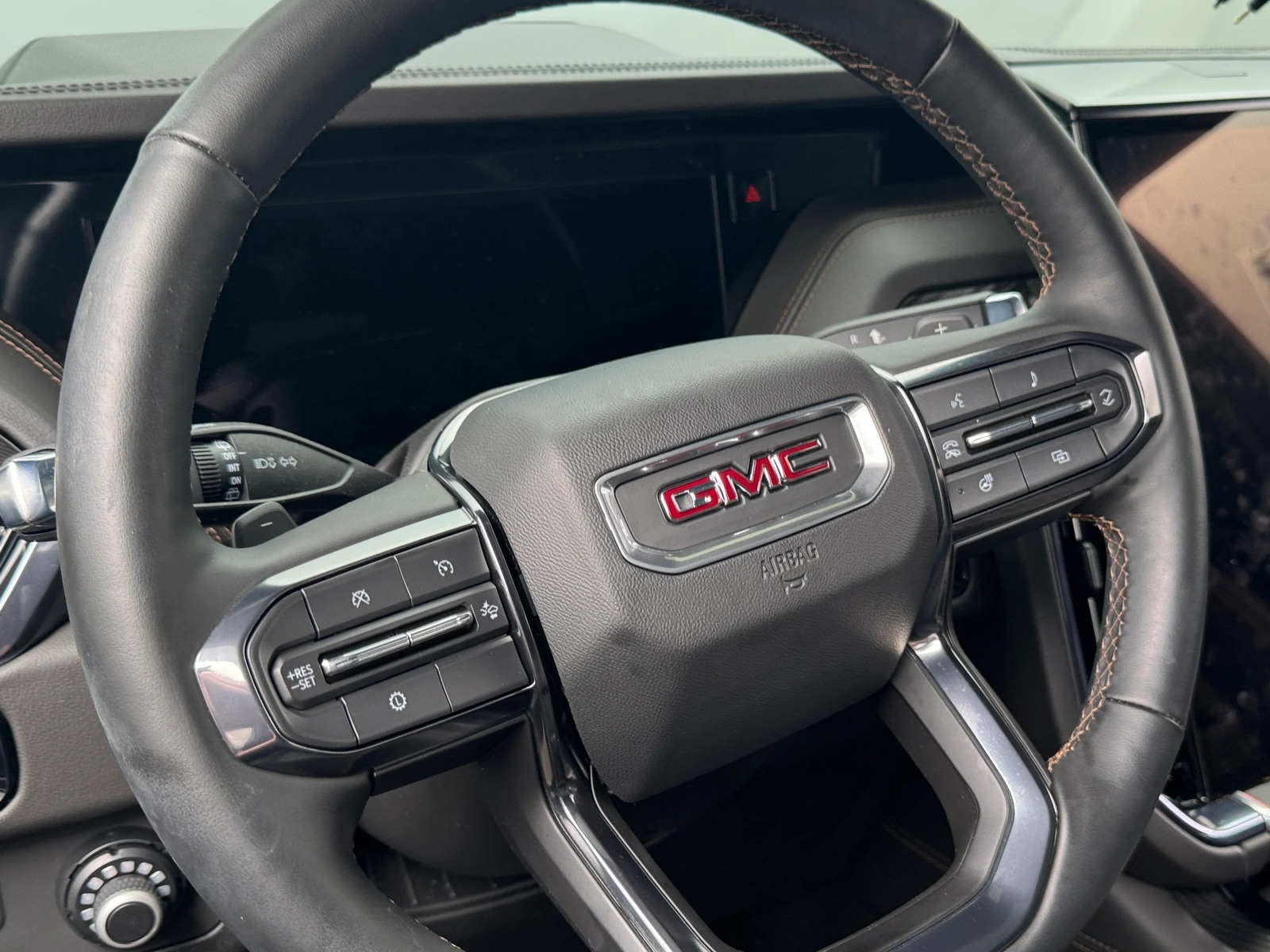Thumbnail: 2025 GMC Yukon - 4