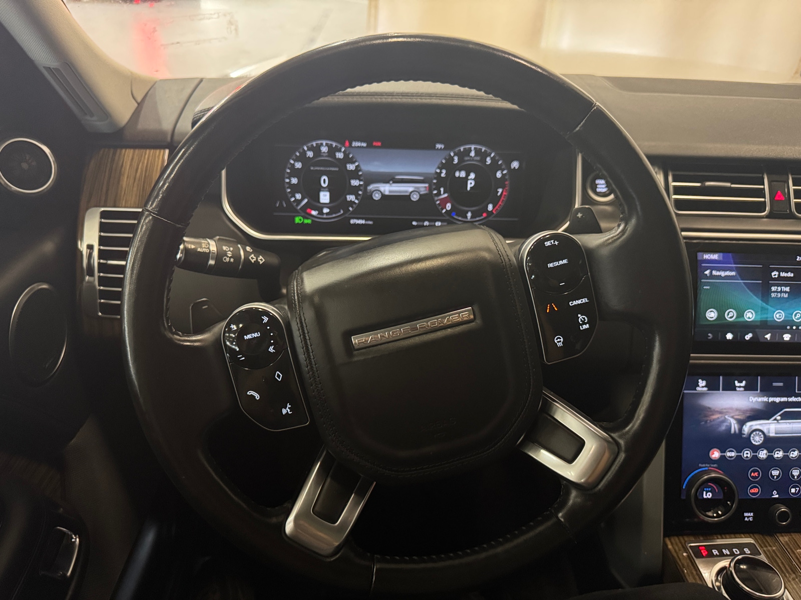 Thumbnail: 2018 Land Rover Range Rover - 4