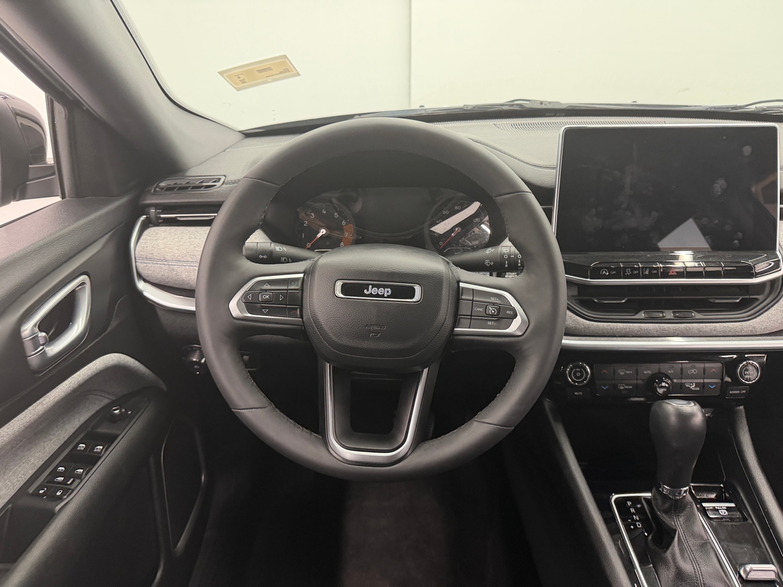 Thumbnail: 2023 Jeep Compass - 5