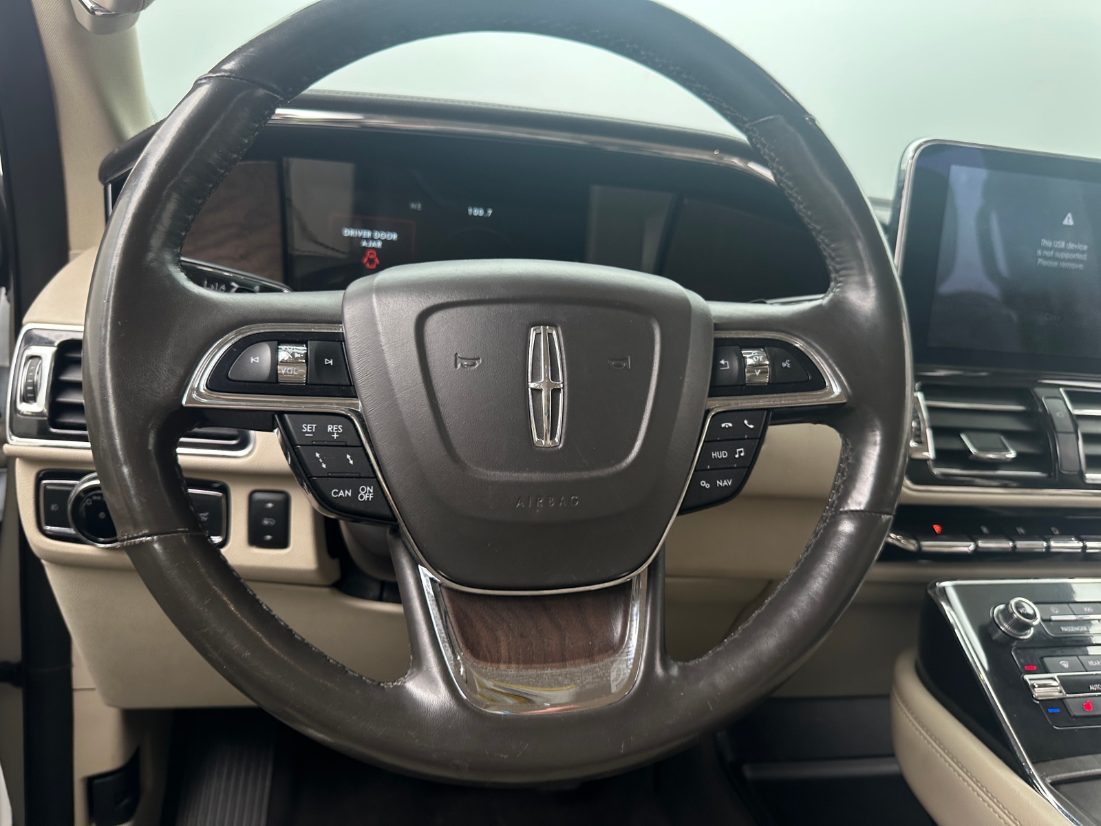 Thumbnail: 2019 Lincoln Navigator - 4