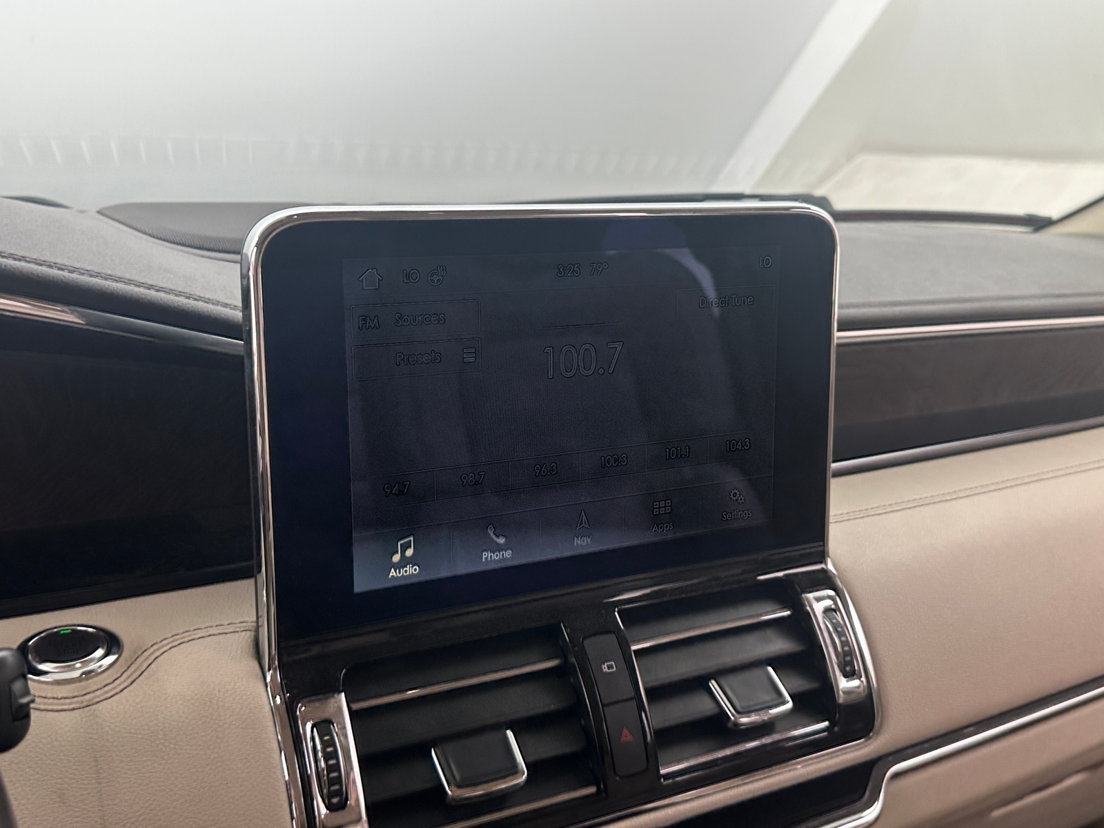 Thumbnail: 2019 Lincoln Navigator - 3