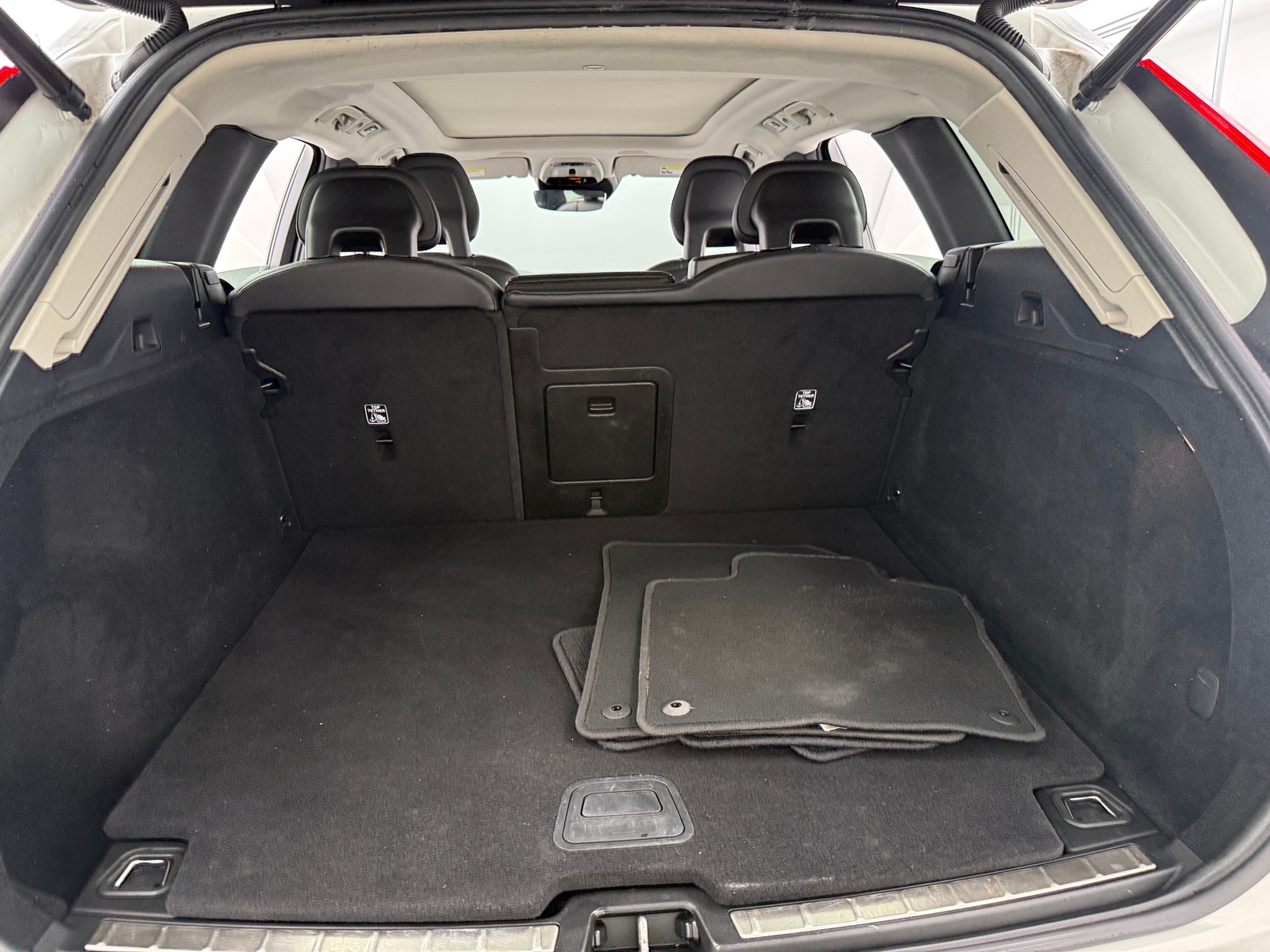 Thumbnail: 2018 Volvo XC60 - 6