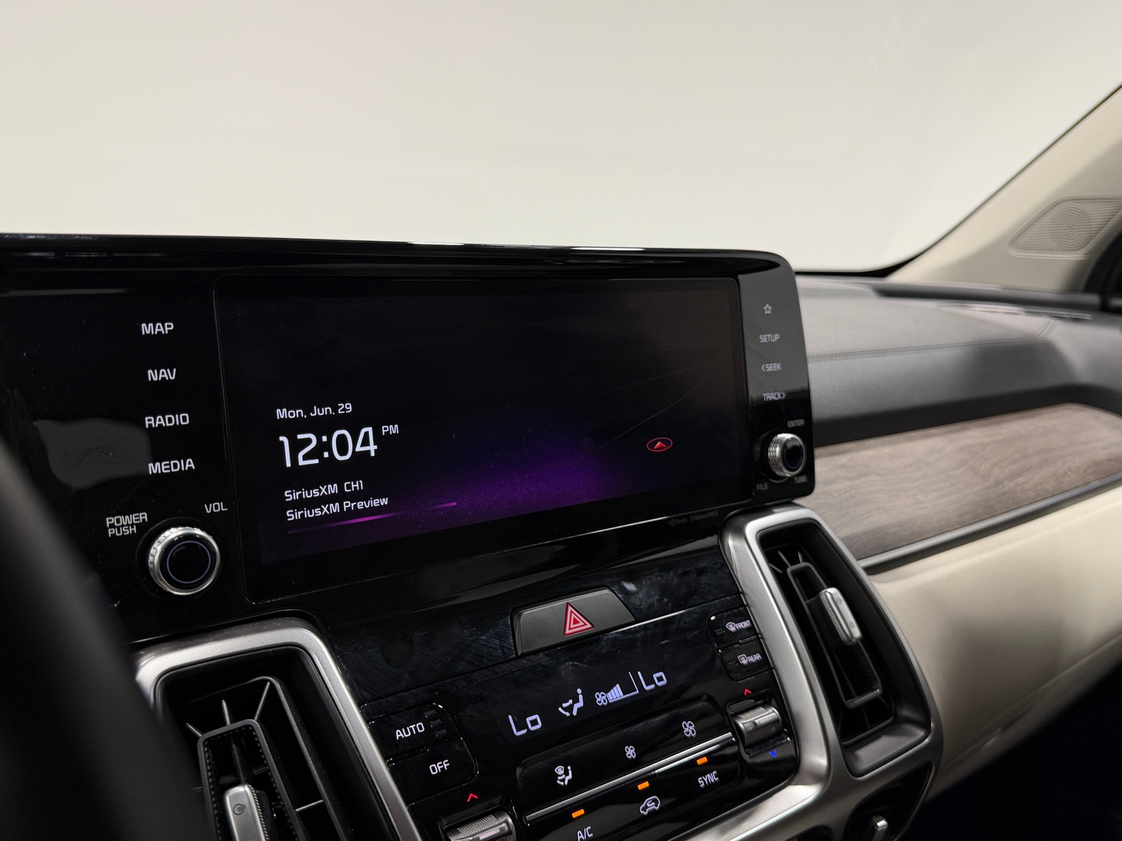 Thumbnail: 2022 Kia Sorento - 3