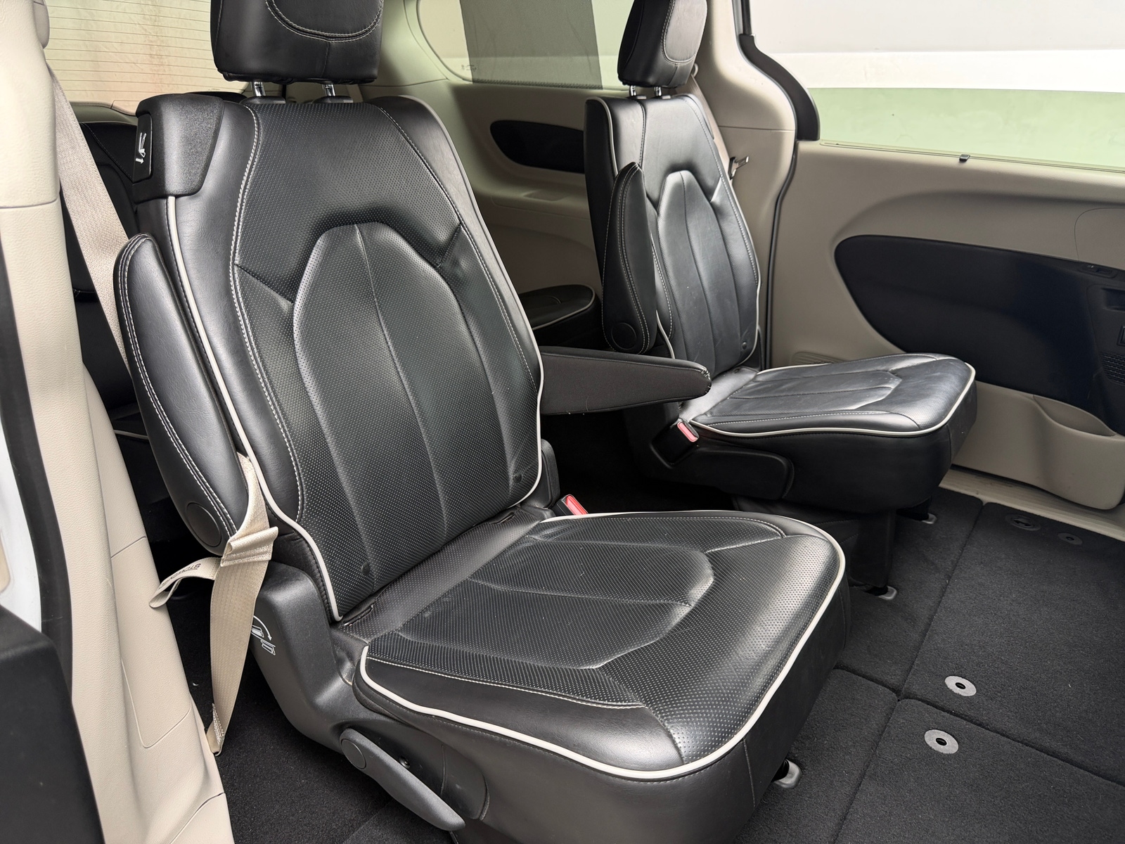 Thumbnail: 2024 Chrysler Pacifica - 5