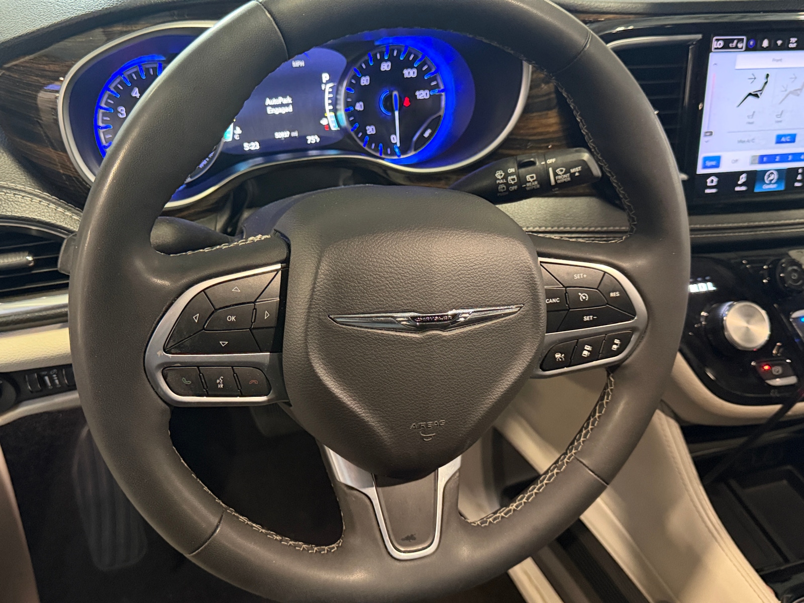 Thumbnail: 2024 Chrysler Pacifica - 4
