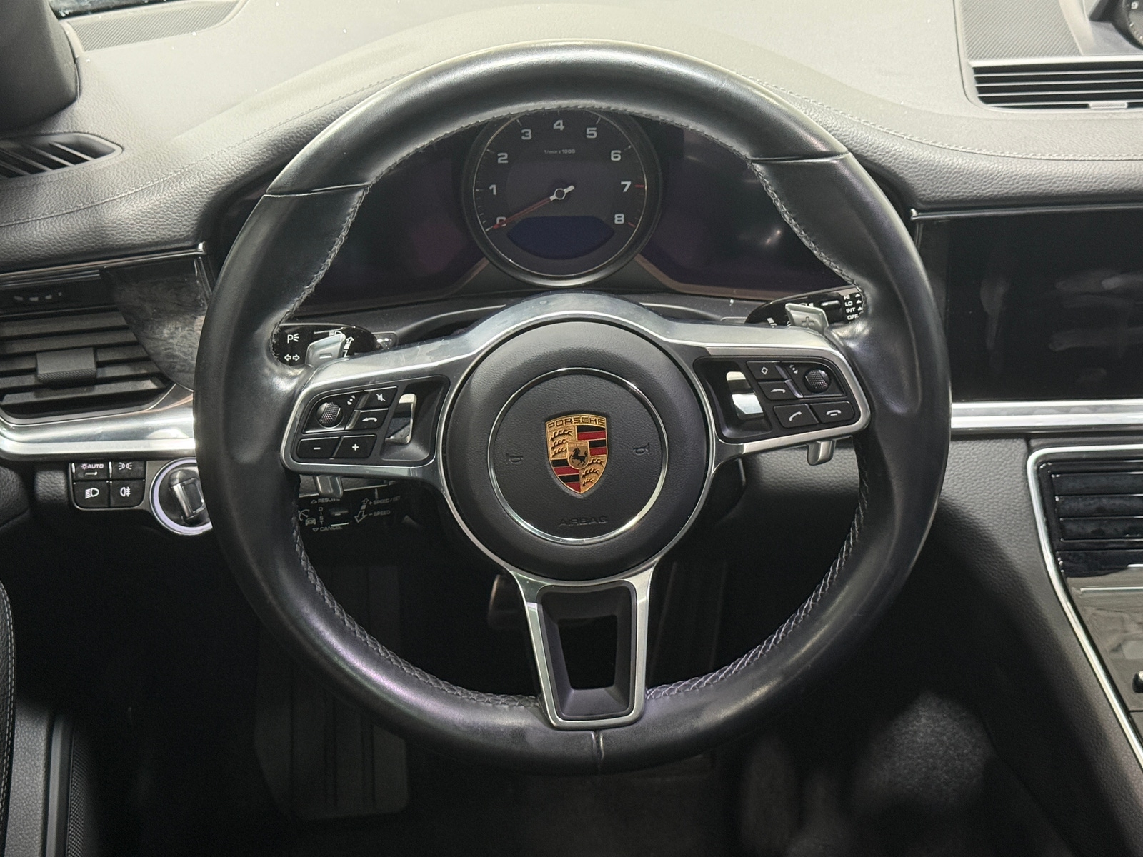 Thumbnail: 2017 Porsche Panamera - 4